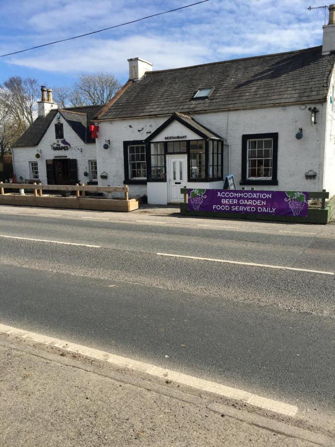The Grapes Hotel Springholm Exterior photo